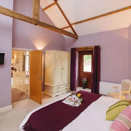 Watson Hot Tub * Brampton (Cumbria)
